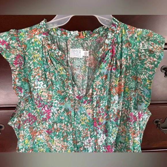 Floral Ruffle Sleeve Dress - Picture 2 of 3